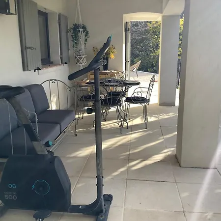 Rez De Maxime Semaphore Cours De Yoga Apartment Sainte-Maxime